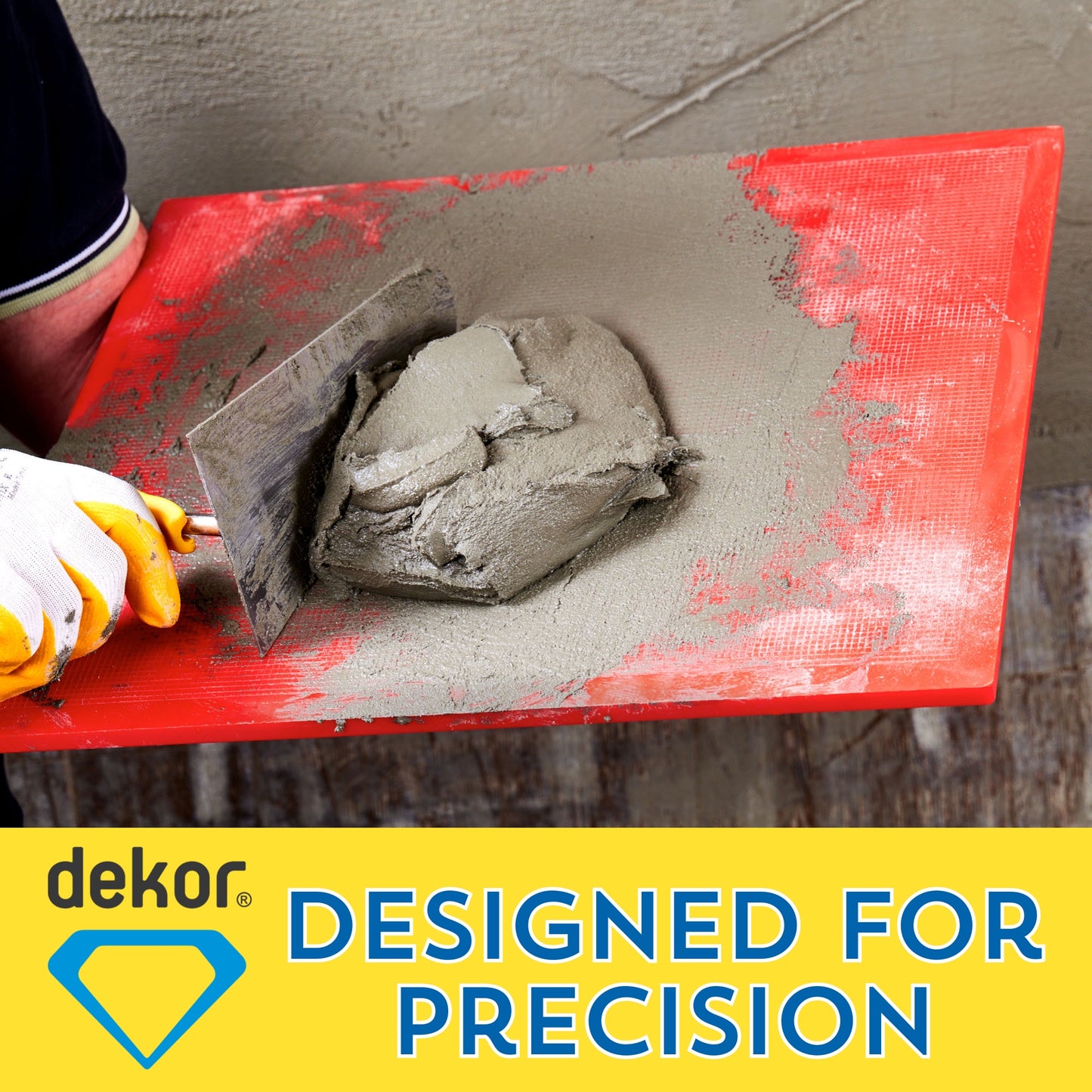 DEKOR Plaster Hawk - 14" x 17"